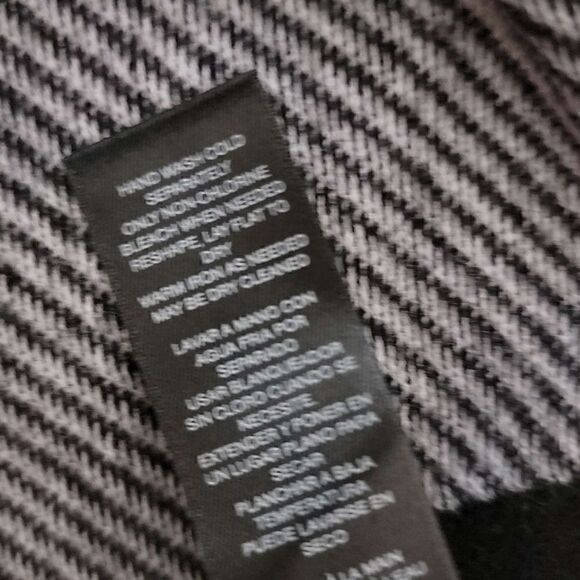 White House Black Market Wrap Stripe Fringe Ruana Black Gray Medium Large - Picture 6 of 16